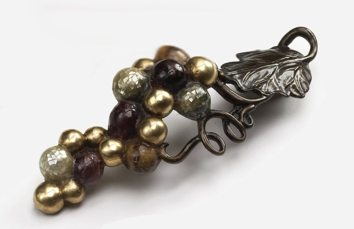 Schaub and Company 945 Wine Series 4-9/16 Inch Center Cabinet Designer Grapevine Pull